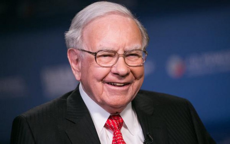 Khuyên không mua cổ phiếu riêng lẻ, Warren Buffett chỉ cách đầu tư thay thế.