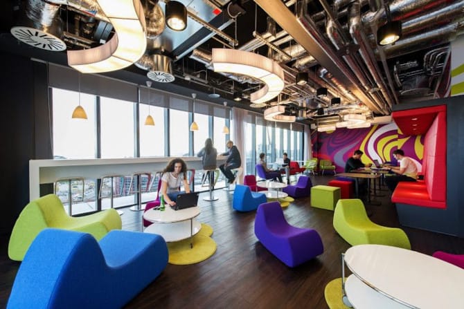 Không gian làm việc tràn ngập sắc màu của Google tại Dublin, Mỹ. Ảnh: Peter Würmli, Camenzind Evolution.