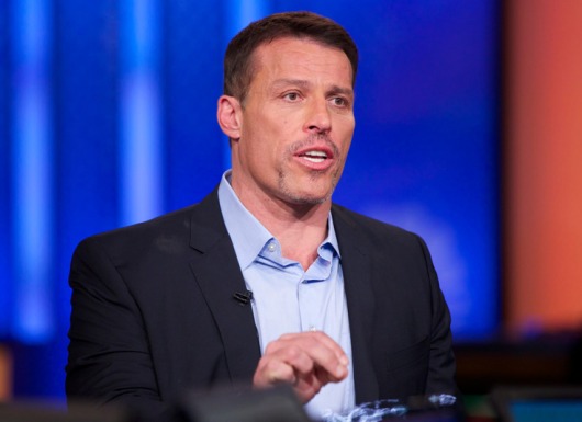 Tony Robbins hãy yêu cầu một các thông minh