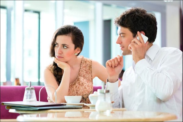 Những mối quan hệ quan trọng nhất lúc này chỉ còn là chiếc vỏ. - Jeff Weiner.