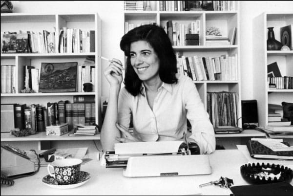 Susan Sontag là nhà văn, nhà làm phim người Mỹ, nhà triết học, giáo viên và nhà hoạt động chính trị.
