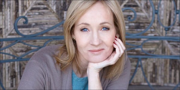 Joanne "Jo" Rowling là tiểu thuyết gia người Anh, tác giả bộ truyện giả tưởng nổi tiếng Harry Potter với bút danh J. K. Rowling.