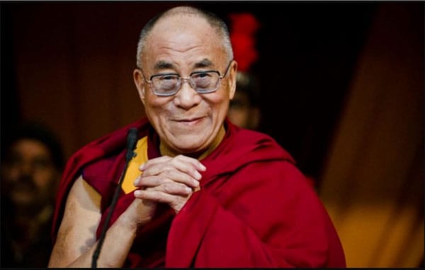 Sư được trao giải Nobel Hòa bình năm 1989, đồng thời là người đại diện Phật giáo xuất sắc hiện nay trên thế giới. 