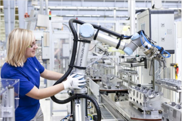 Nếu không có người lười chắc sẽ không có sự tự động hoá và cũng chẳng có robot, người chăm chỉ có thể làm mọi thứ bằng tay hết mà, đúng không?
