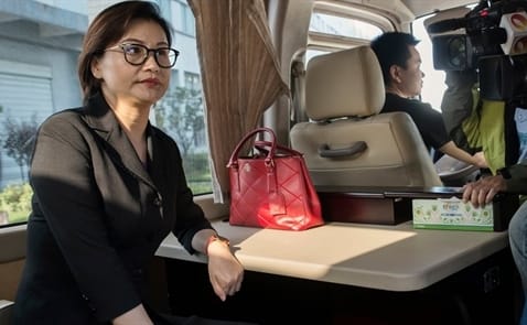 Chu Quần Phi trở thành "nữ vương" trong ngành màn hình điện thoại cảm ứng Chu Quần Phi trở thành "nữ vương" trong ngành màn hình điện thoại cảm ứng