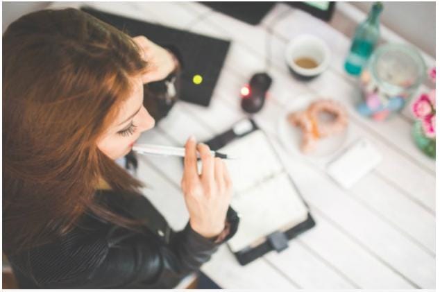 Để trở nên giàu có, bạn cần nắm rõ đường đi của thu nhập bản thân. Ảnh: Entrepreneur