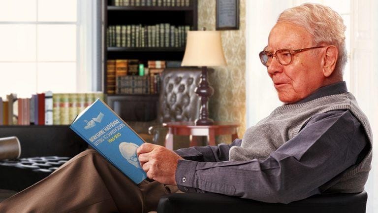 Warren Buffett đọc sách