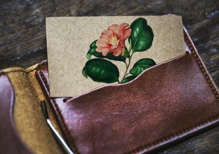 Con không thể chỉ biết tiết kiệm cho mỗi bản thân mình được