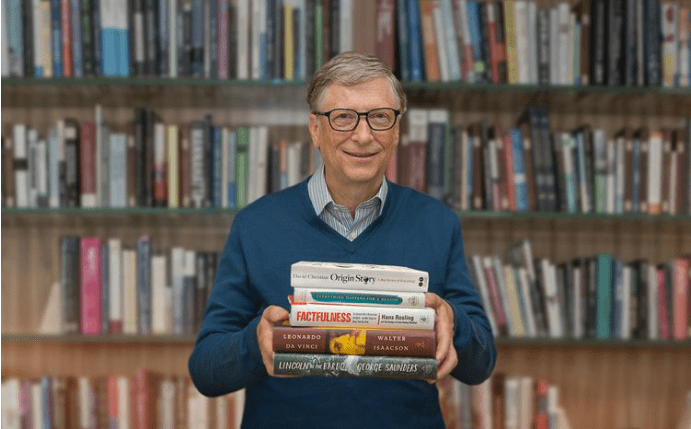 Bill Gates không chỉ đam mê kinh doanh mà còn rất yêu sách. Ảnh: Time