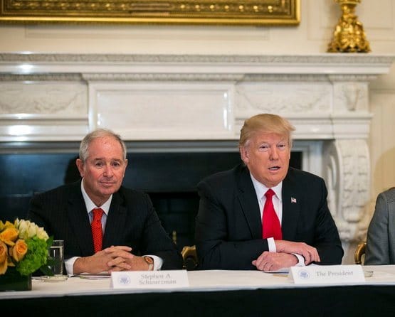 Stephen Schwarzman và Donald Trump tại Nhà Trắng. Nguồn: The New York Times Stephen Schwarzman và Donald Trump tại Nhà Trắng. Nguồn: The New York Times