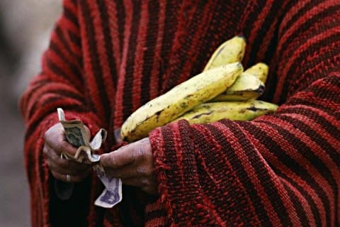 ecuador tiếp tục vỡ nợ
