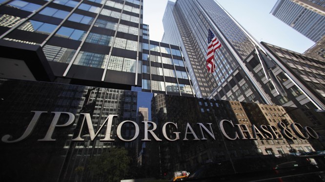 JPMorgan Chase là một trong những hãng dịch vụ tài chính lâu đời nhất trên thế giới. Công ty này có trụ sở tại Thành phố New York, là đơn vị hàng đầu trong dịch vụ tài chính, lĩnh vực ngân hàng đầu tư và quản lý tài sản.