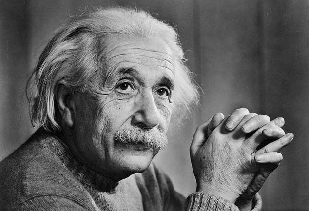 Albert Einstein đánh giá rất cao lãi kép. Nguồn: CNN
