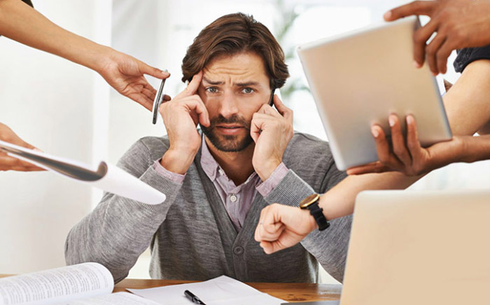Email công việc thường là ác mộng đối với nhân viên công sở.