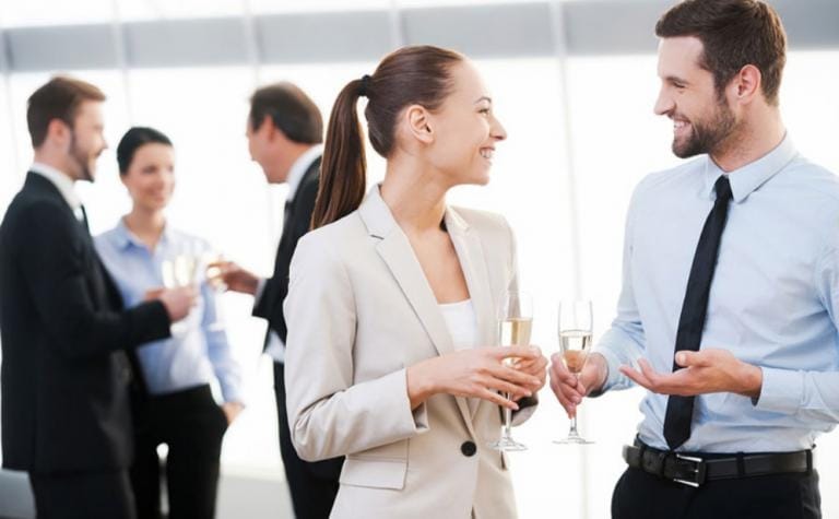 Đã bao giờ bạn trải qua cảm giác bạn và một người đang nói chuyện rất vui vẻ, tuy nhiên, sau đó cả hai đột ngột im lặng?