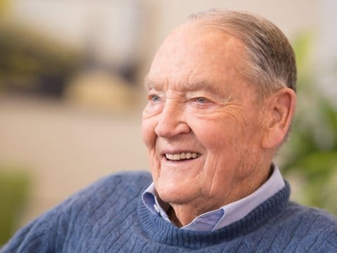Jack Bogle (bố già phố Wall)