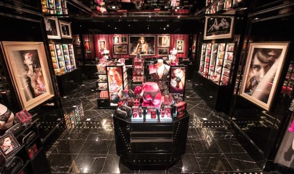 Các chuyên gia tư vấn tài chính của Wexner từng không tin vào tiềm năng vào Victoria’s Secret 