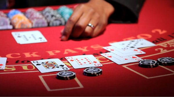 Thắng lớn khi thử nghiệm "đánh bạc kiểu Edward Thorp" tại casino