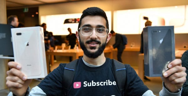 70% những khách bước ra từ Apple store đều mua một thứ gì đó trong cửa hàng. 