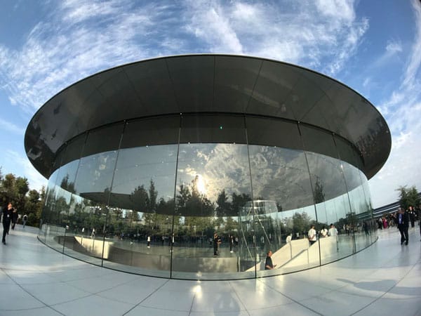 Hội trường Steve Jobs