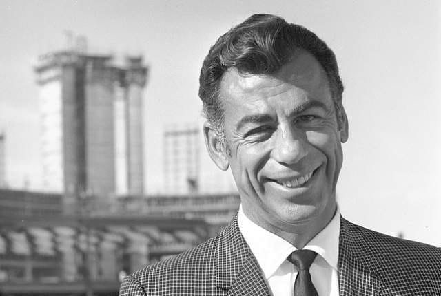 "Tỷ phú lạ đời" Kirk Kerkorian: không có tài sản cố định, trở nên giàu hơn nhờ mua đi bán lại tất cả tài sản của mình!