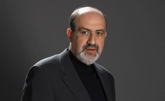 Giáo sư Nassim Taleb, chuyên gia dự báo khủng hoảng kinh tế - cha đẻ của lý thuyết "thiên nga đen"