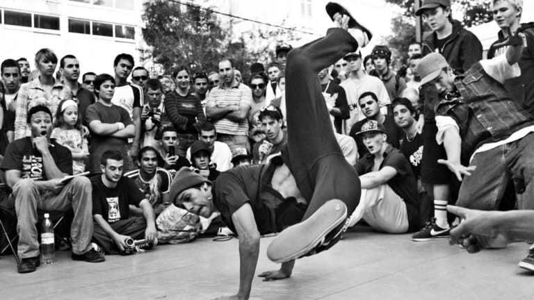 Vào cuối những năm 80, John nhận thấy hip hop sẽ ngày càng phát triển.