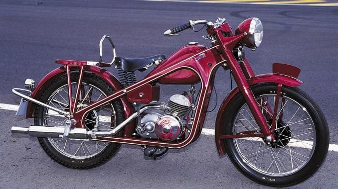 Honda Soichiro: trông con cho chủ để được học nghề, từ kẻ đi sau trở thành ông trùm đế chế xe hai bánh