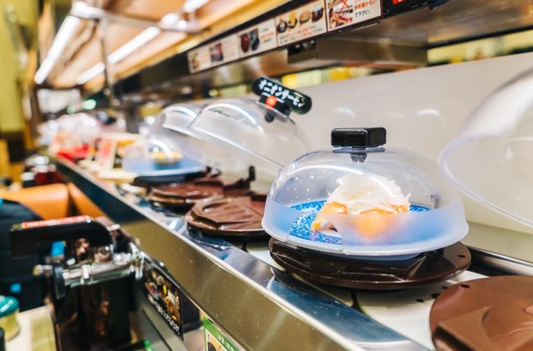 Đối với những trường hợp dành 100 điểm, chúng tôi sẽ cũng cấp một lượng sushi liên tục nhất định cho họ. Đó là cách chính tôi kiểm soát lượng thức ăn”