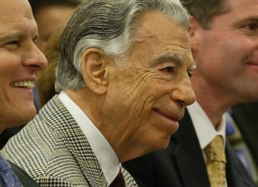 "Tỷ phú lạ đời" Kirk Kerkorian: không có tài sản cố định, trở nên giàu hơn nhờ mua đi bán lại tất cả tài sản của mình!