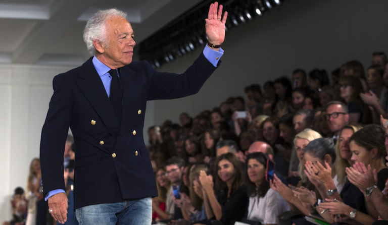 Từng chữa trị khối u lành tính nên Ralph Lauren rất thương cảm với bệnh nhân ung thư. 