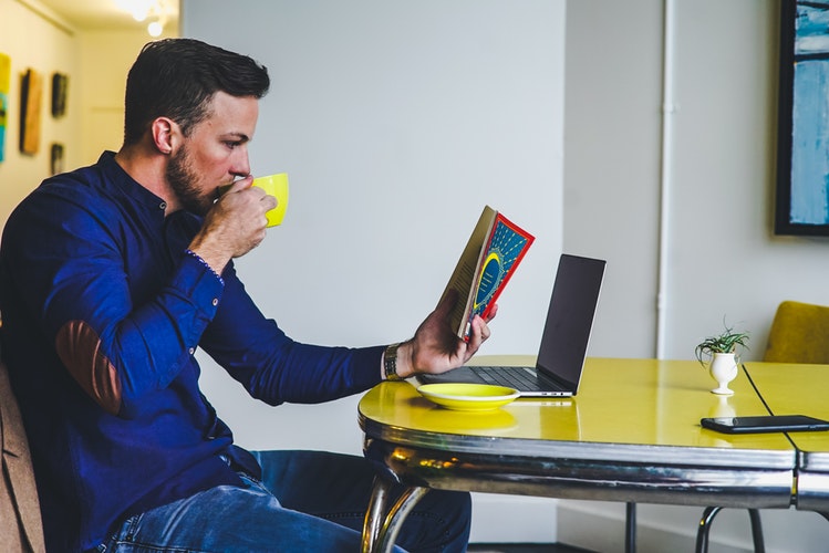 Chúng ta tìm cách ép xung bộ não với thực phẩm chứa đường và hàng tá caffeine.
