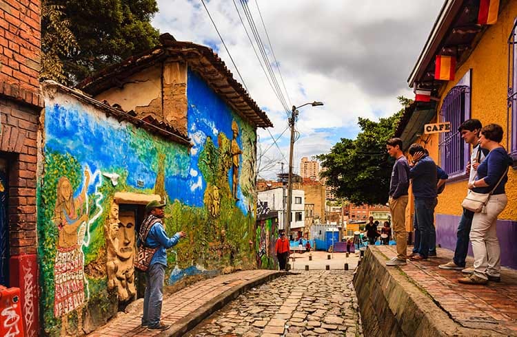 Anthony Gignac sinh ra tại Bogota