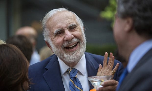 Khi nắm giữ một tỷ lệ cổ phần đáng kể của một công ty, Carl Icahn không chờ đợi cho giá cổ phiếu tự nhiên tăng, mà ông chủ động với nhiều biện pháp nhằm kích giá lên.
