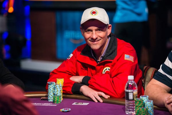 Ngoài là một tay chơi cừ khôi trên thị trường, Einhorn cũng là một tay chơi bài poker chuyên nghiệp