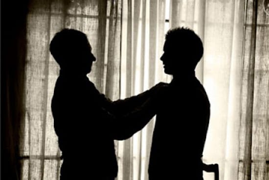“Sau này con hãy tự mang theo chìa khóa để mở cửa, đừng kêu cha ra mở cho con nữa”.