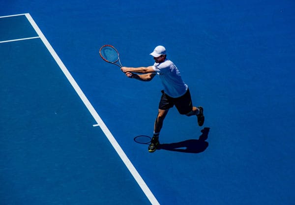 Đánh tennis