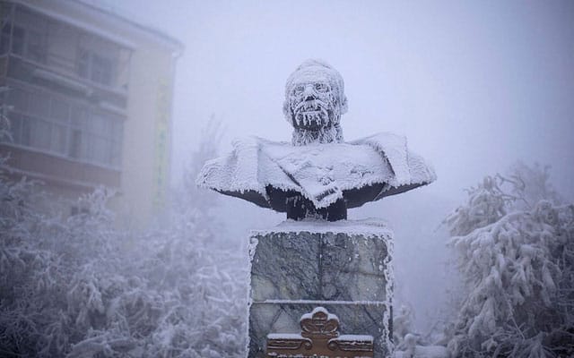 Nếu như mùa đông ở Yakutsk khắc nghiệt vì lạnh cóng, vào mùa hè, nhiệt độ nơi đây thường ở mức trên 30 độ C.