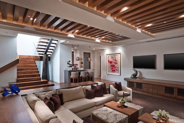 tivi và sofa bọc da