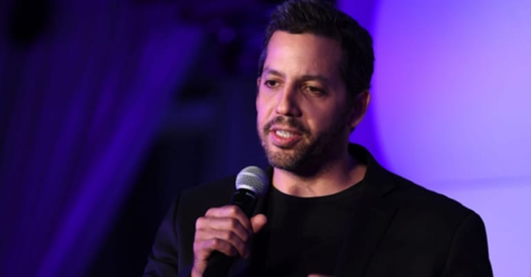 David Blaine là một trong những ảo thuật gia giàu nhất thế giới. 