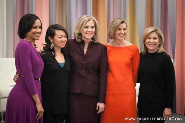 Sallie Krawcheck tạo ra một hệ thống quỹ chỉ số mang tên Pax Ellevate Global Women chuyên đầu tư vào những công ty có cam kết mạnh mẽ về việc bảo vệ và có trách nhiệm với phụ nữ.