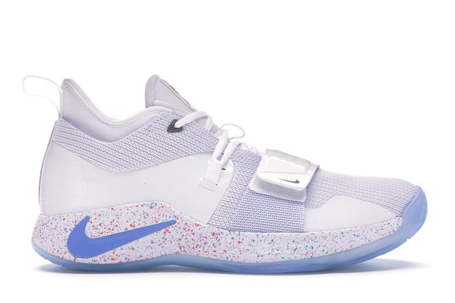 Một trong những phối màu đã ra mắt của Nike PG 2.5
