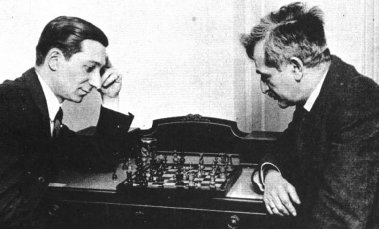 Edwark Lasker. Ông nói, “Khi bạn thấy một nước cờ hay, hãy tìm nước hay hơn”