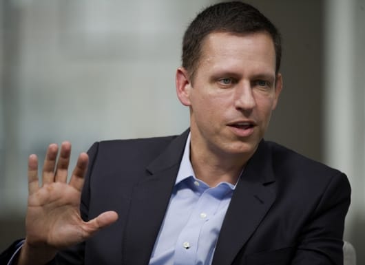 Peter Thiel đánh giá việc sàng lọc ra những cá thể độc đáo, tự chủ và đề cao thực chất hơn vẻ bề ngoài.