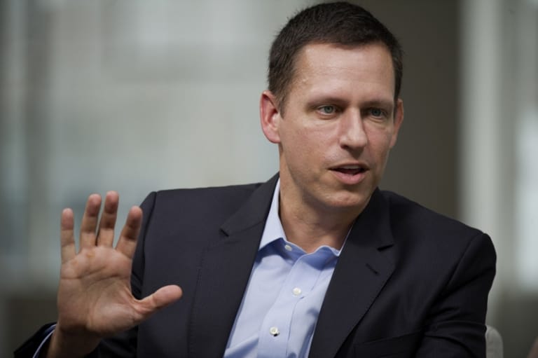 Peter Thiel đánh giá việc sàng lọc ra những cá thể độc đáo, tự chủ và đề cao thực chất hơn vẻ bề ngoài.