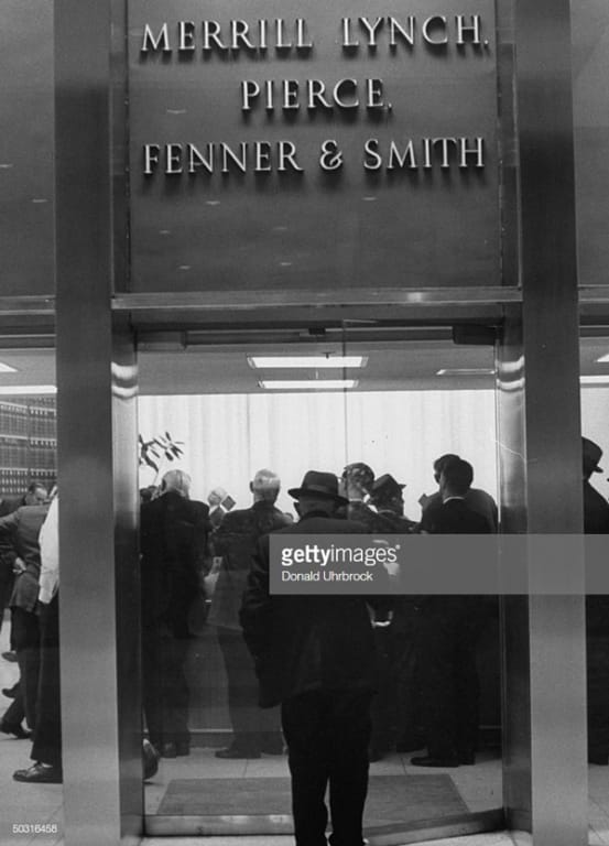 01/03/1958, công ty chính thức có tên Merrill Lynch