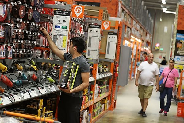 Cải thiện trải nghiệm của khách hàng trong ngành bán lẻ: Bài học từ Home Depot