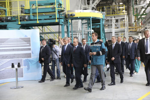 Tổng thống Putin trong một chuyến đi thăm Sibur
