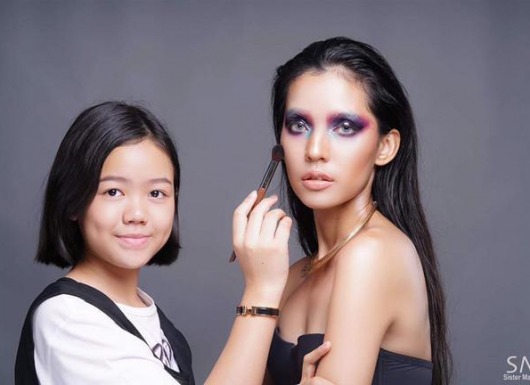 Cô bé đã có tay nghề tốt trong lĩnh vực trang điểm