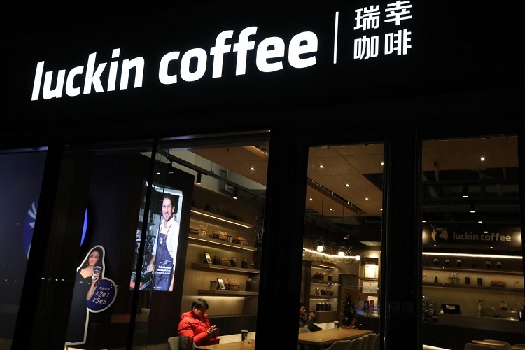 Trung Quốc: Nữ sáng lập viên chuỗi Luckin Coffee phút chốc thành tỷ phú